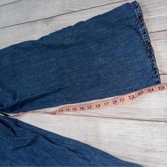 Old Navy Baggy Jeans - Picture 8 of 8